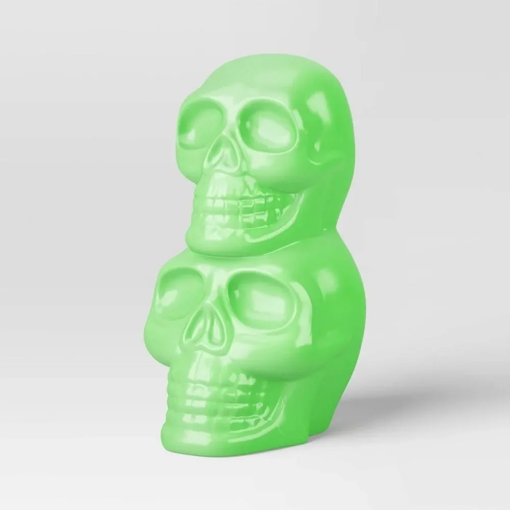 New Plastic Blacklight Glow Stacked Skulls 10